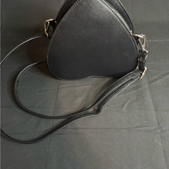 Black planchette/ Heart-Shaped Bag with Moon and Sun Design - Picture 3 of 7